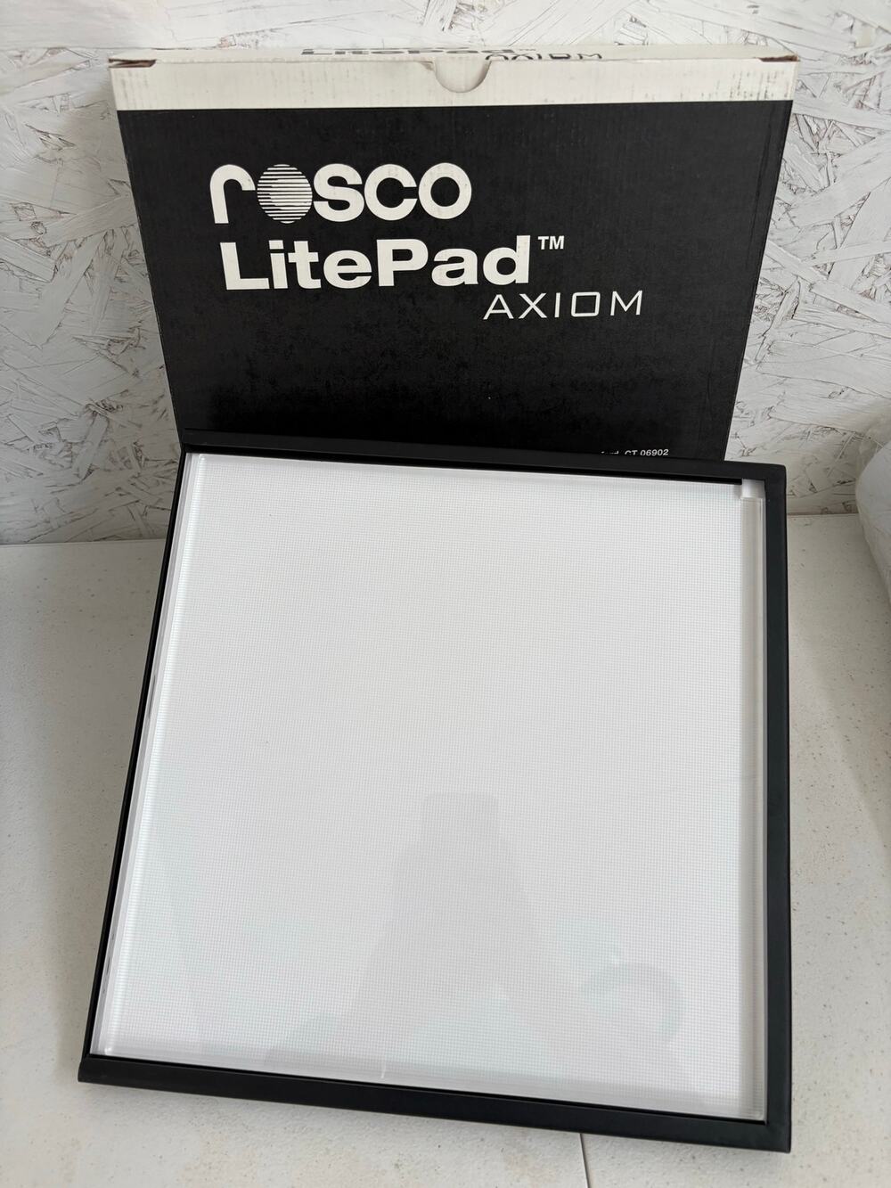 Rosco LitePad Axiom Daylight 12x12" 24 watts 12V DC 120V